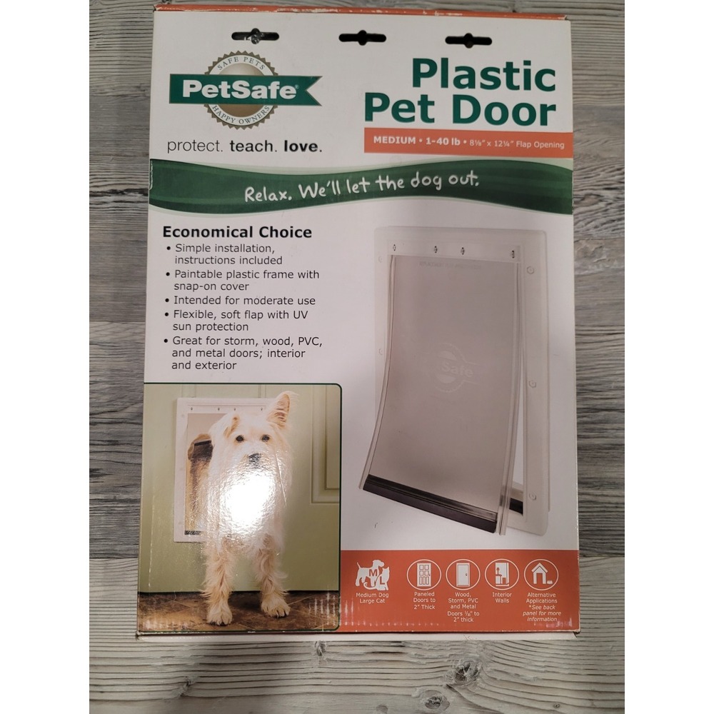 Pet Safe Pet Door plastic Medium dog NEW